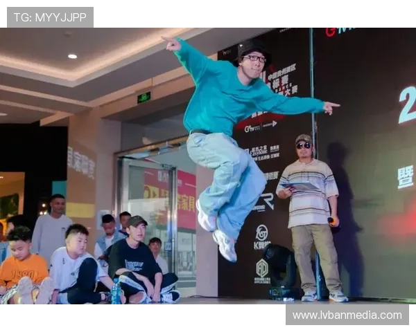 星空体育直播官网用户评价汇总:优点与不足全面分析 星空体育直播官网用户评价汇总:优点与不足全面分析