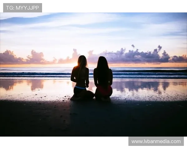 比基尼娱乐场：在阳光下尽情展现你的迷人身姿